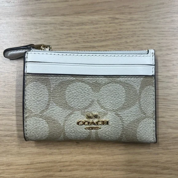 COACH Mini Skinny ID Case - Signature Canvas - Picture 3 of 7